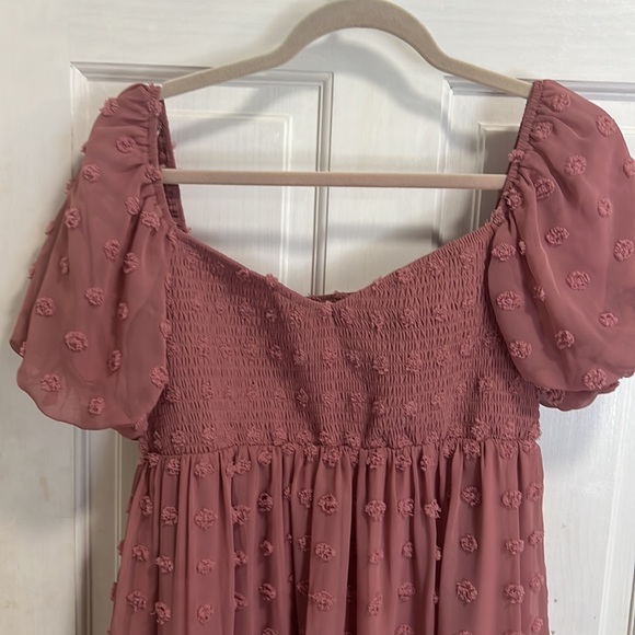 Super pretty dress perfect for fall and flattering for all shapes! - Picture 2 of 3